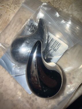 NWOT Polished Silver-tone Teardrop Earring
